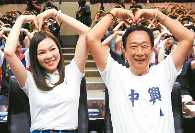 郭台铭身价,郭台铭:原配离世直呼上帝不公,却转身娶了比儿子大两岁的小娇妻 第31张 郭台铭身价,郭台铭:原配离世直呼上帝不公,却转身娶了比儿子大两岁的小娇妻 第31张