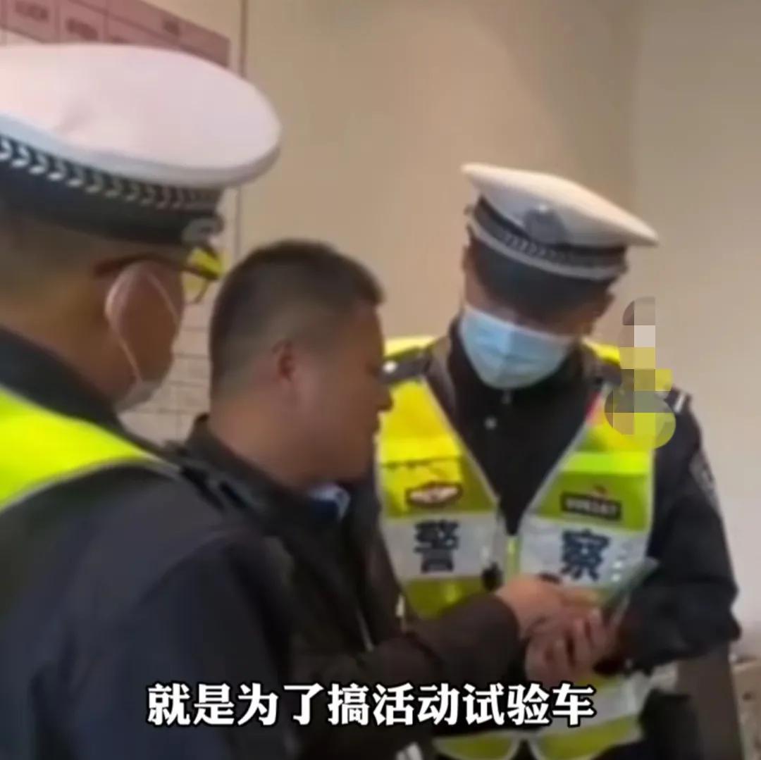 (敞篷车牌“鲁AD好几个8” 交警找上门)山东济南一车牌竟是“鲁A·D好几个8”引发热议,交警分分钟找上门 第5张 (敞篷车牌“鲁AD好几个8” 交警找上门)山东济南一车牌竟是“鲁A·D好几个8”引发热议,交警分分钟找上门 第5张