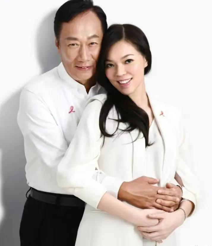 郭台铭身价,郭台铭:原配离世直呼上帝不公,却转身娶了比儿子大两岁的小娇妻 第30张 郭台铭身价,郭台铭:原配离世直呼上帝不公,却转身娶了比儿子大两岁的小娇妻 第30张
