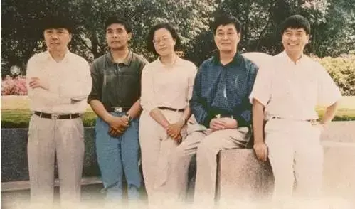 (刘永好四兄弟各自资产)刘永好四兄弟一起做生意，是怎么保持危险的平衡?  第2张