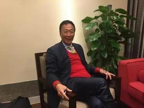 郭台铭身价,郭台铭:原配离世直呼上帝不公,却转身娶了比儿子大两岁的小娇妻 第4张 郭台铭身价,郭台铭:原配离世直呼上帝不公,却转身娶了比儿子大两岁的小娇妻 第4张