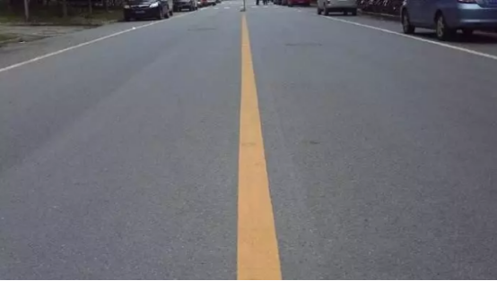 (黄线和白线有什么区别)单黄线和双黄线有什么区别?千万别记错  第5张