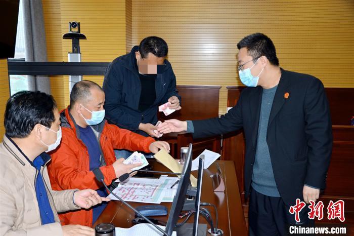 法官工资多少钱一个月,律师的工资一般是多少钱一个月  第1张