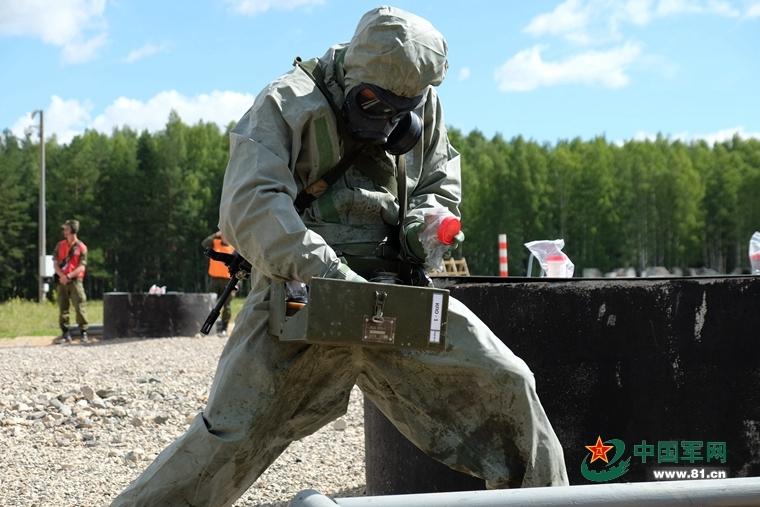 防化兵一个月工资多少,防化兵工资多少钱  第1张