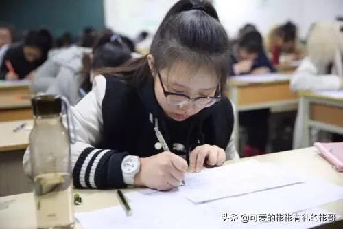 (数学与应用数学专业就业方向)数学与应用数学，值得报考吗，学习内容以及就业方向如何  第4张