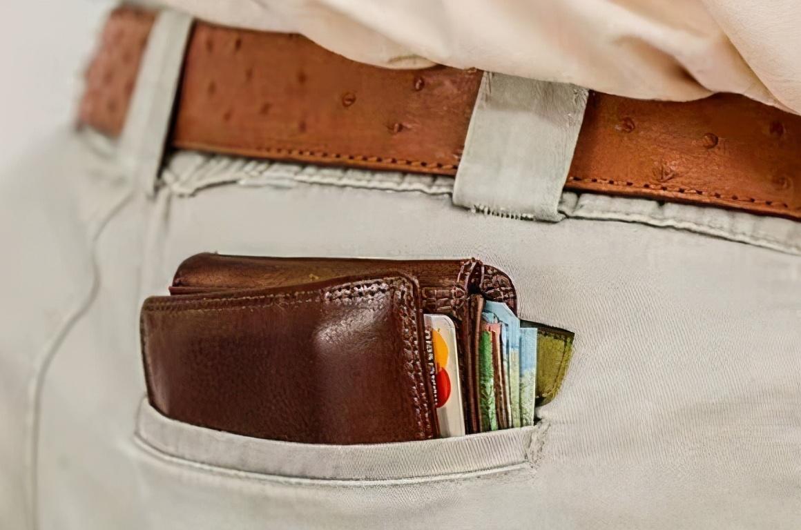 「信用卡逾期多少天没事」信用卡逾期不同天数会发生什么?  第5张