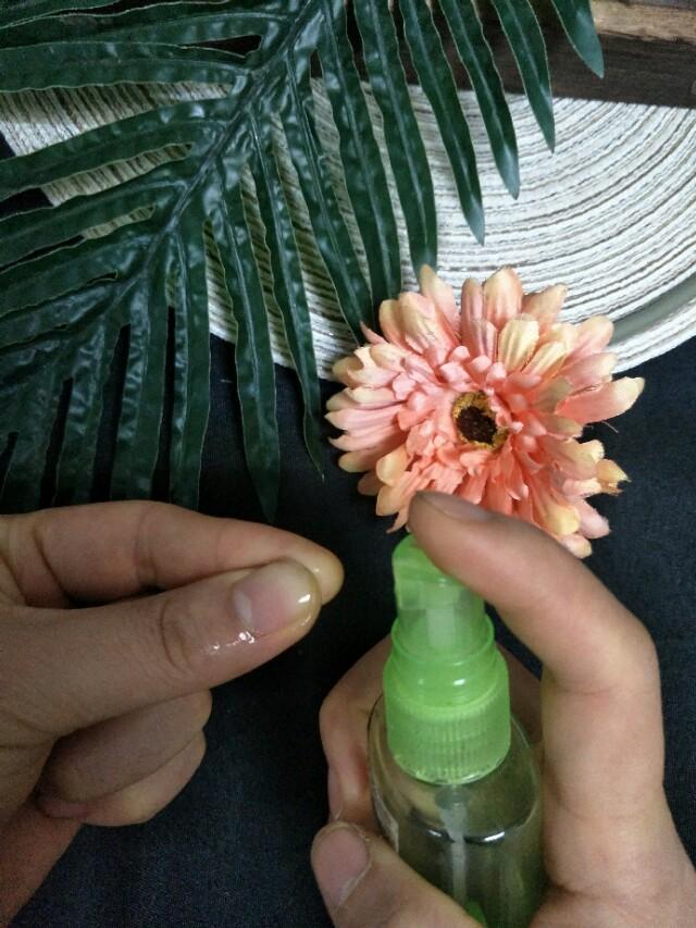 (胶水粘在手上怎样才能快速洗掉)502胶水最怕“它”,把手粘住了只需要这样"泡",就可以快速解除 第4张 (胶水粘在手上怎样才能快速洗掉)502胶水最怕“它”,把手粘住了只需要这样"泡",就可以快速解除 第4张