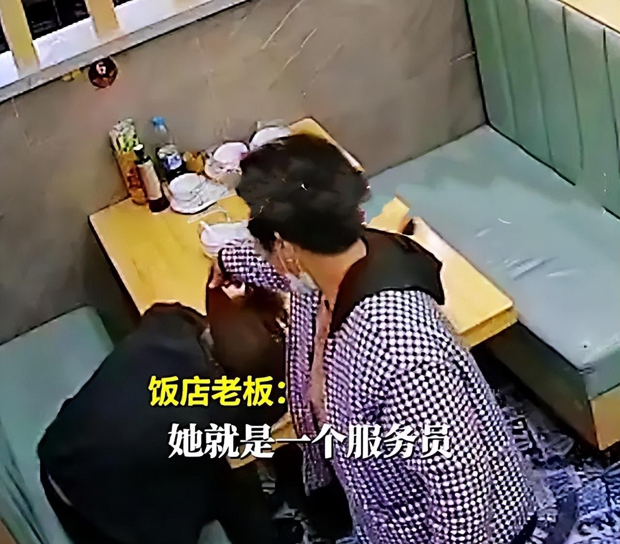 (同事都有对象单身女服务员趴桌大哭)同事都有对象单身女服务员趴桌大哭,找个男友让他去做厨师可好? 第2张 (同事都有对象单身女服务员趴桌大哭)同事都有对象单身女服务员趴桌大哭,找个男友让他去做厨师可好? 第2张