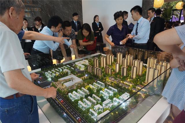 房贷3000压力大吗，农村怪象:城市买房农村生活，每月还3000元房贷，这是为了啥?  第4张
