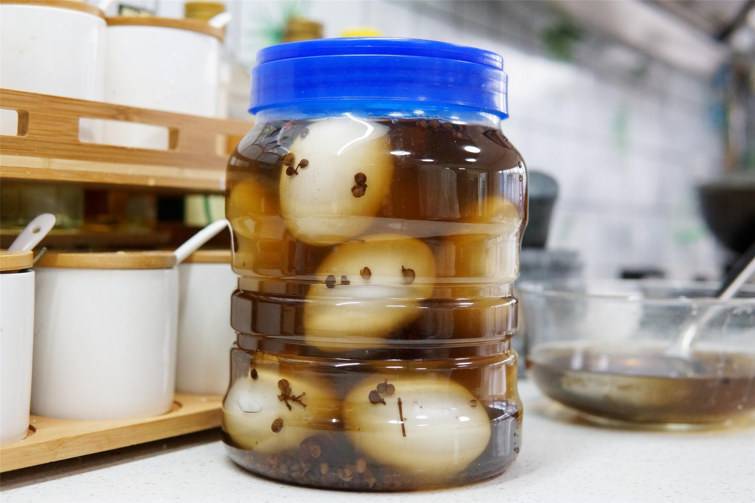 (咸鸭蛋的腌制方法)腌咸鸭蛋,奶奶用了几十年的好方法,个个流油起沙,不用泥很干净  第9张 (咸鸭蛋的腌制方法)腌咸鸭蛋,奶奶用了几十年的好方法,个个流油起沙,不用泥很干净  第9张