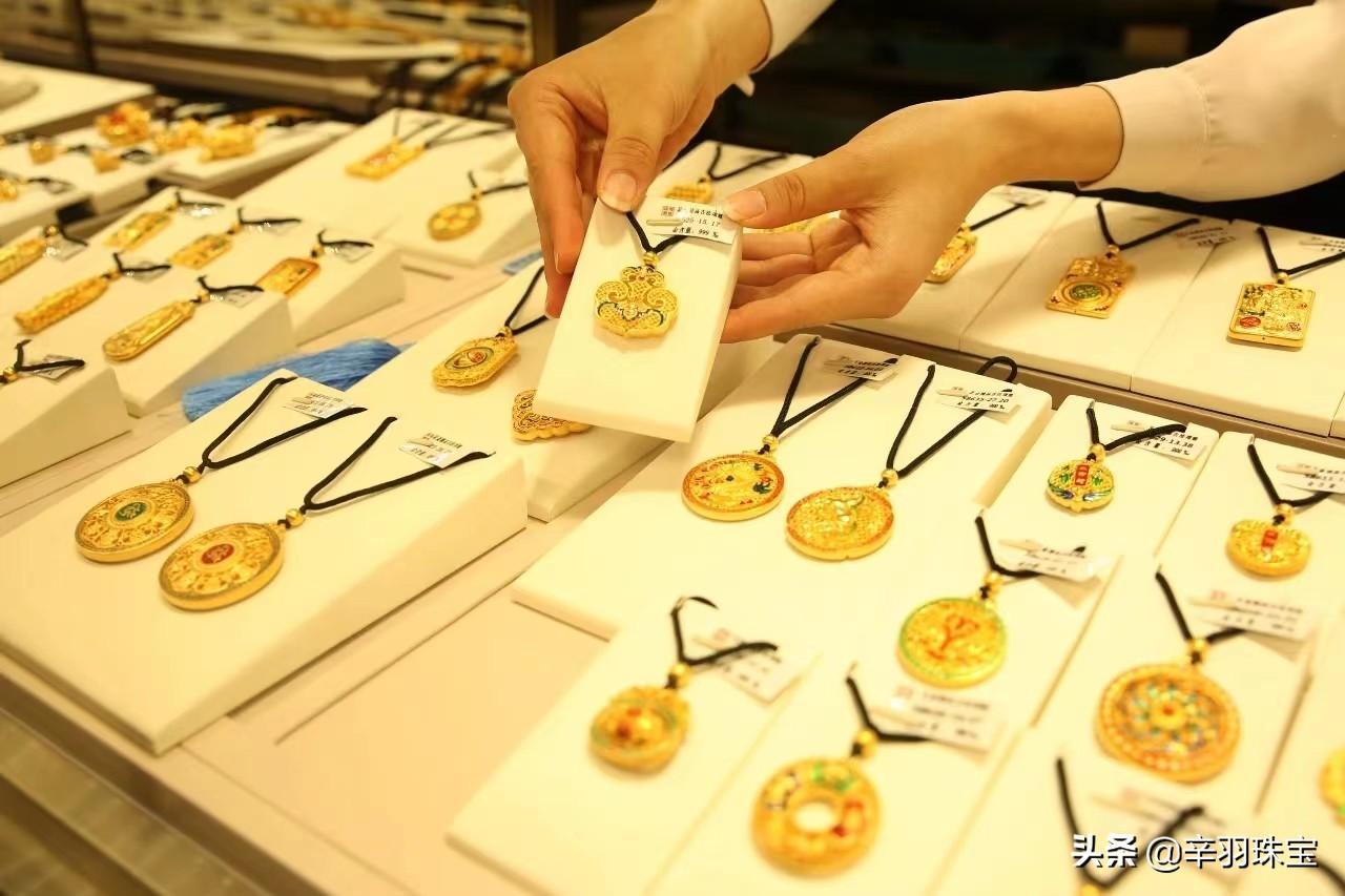 (金子多少钱一克)黄金金价暴跌至372一克,买黄金首饰要多少钱一克,怎么买划算 第7张 (金子多少钱一克)黄金金价暴跌至372一克,买黄金首饰要多少钱一克,怎么买划算 第7张