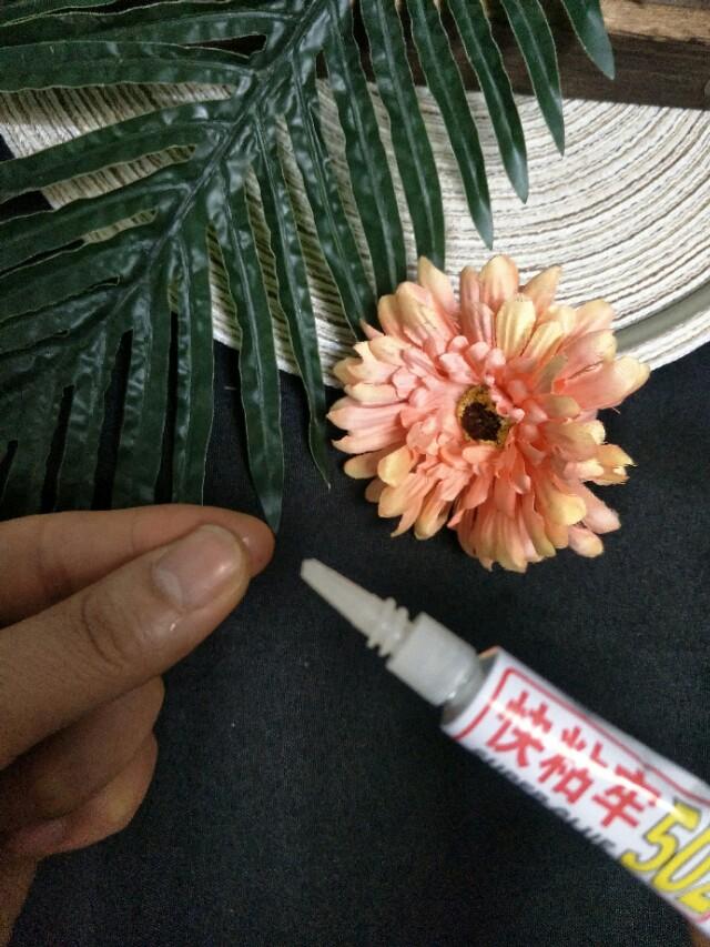 (胶水粘在手上怎样才能快速洗掉)502胶水最怕“它”,把手粘住了只需要这样"泡",就可以快速解除 第2张 (胶水粘在手上怎样才能快速洗掉)502胶水最怕“它”,把手粘住了只需要这样"泡",就可以快速解除 第2张