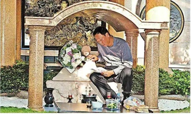 郭台铭身价,郭台铭:原配离世直呼上帝不公,却转身娶了比儿子大两岁的小娇妻 第21张 郭台铭身价,郭台铭:原配离世直呼上帝不公,却转身娶了比儿子大两岁的小娇妻 第21张