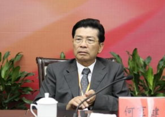 (美的老板是谁)美的老板何享健，坐拥2250亿财富无人继承，三个孩子均为老总  第2张