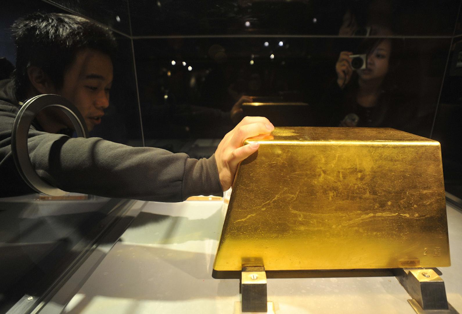 (中国黄金)中国八个月以来首次增持美债,2216吨黄金运抵中国后,事情有新变化  第12张 (中国黄金)中国八个月以来首次增持美债,2216吨黄金运抵中国后,事情有新变化  第12张