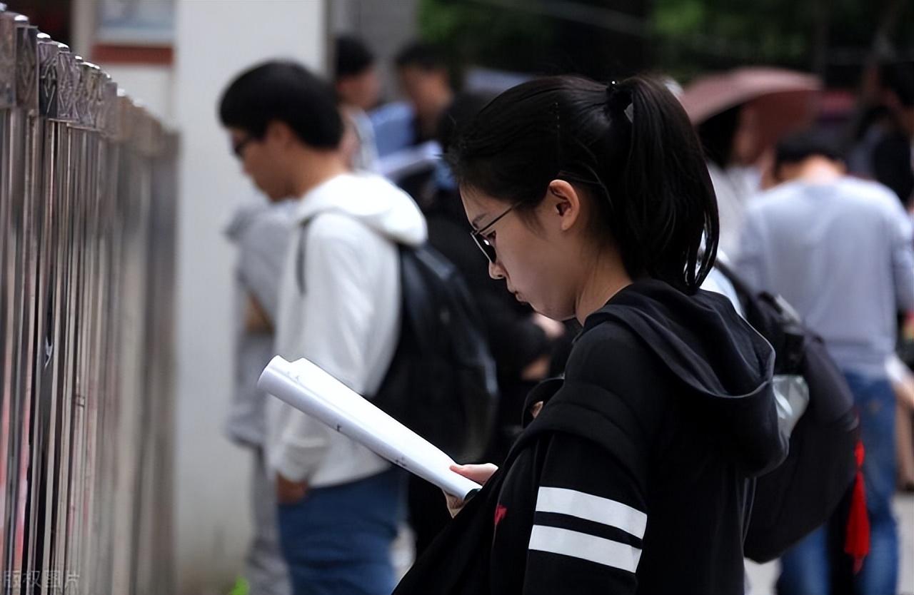 (大专生可以考公务员吗)大专生能考公务员吗?如果可以,一般能考什么级别的公务员? 第4张 (大专生可以考公务员吗)大专生能考公务员吗?如果可以,一般能考什么级别的公务员? 第4张