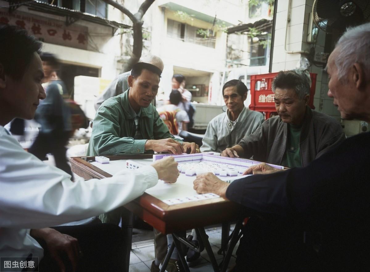 (洗牌是什么意思)为什么有人打牌运气好,有人运气差,谁能解释一下? 第4张 (洗牌是什么意思)为什么有人打牌运气好,有人运气差,谁能解释一下? 第4张
