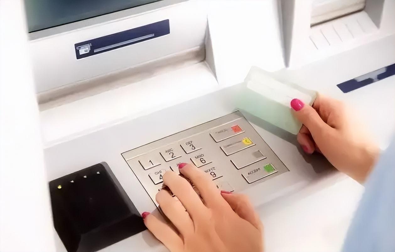 「信用卡逾期多久会成为老赖」信用卡逾期多久会上黑名单?怎么避免自己会成为“老赖”?  第1张 「信用卡逾期多久会成为老赖」信用卡逾期多久会上黑名单?怎么避免自己会成为“老赖”?  第1张