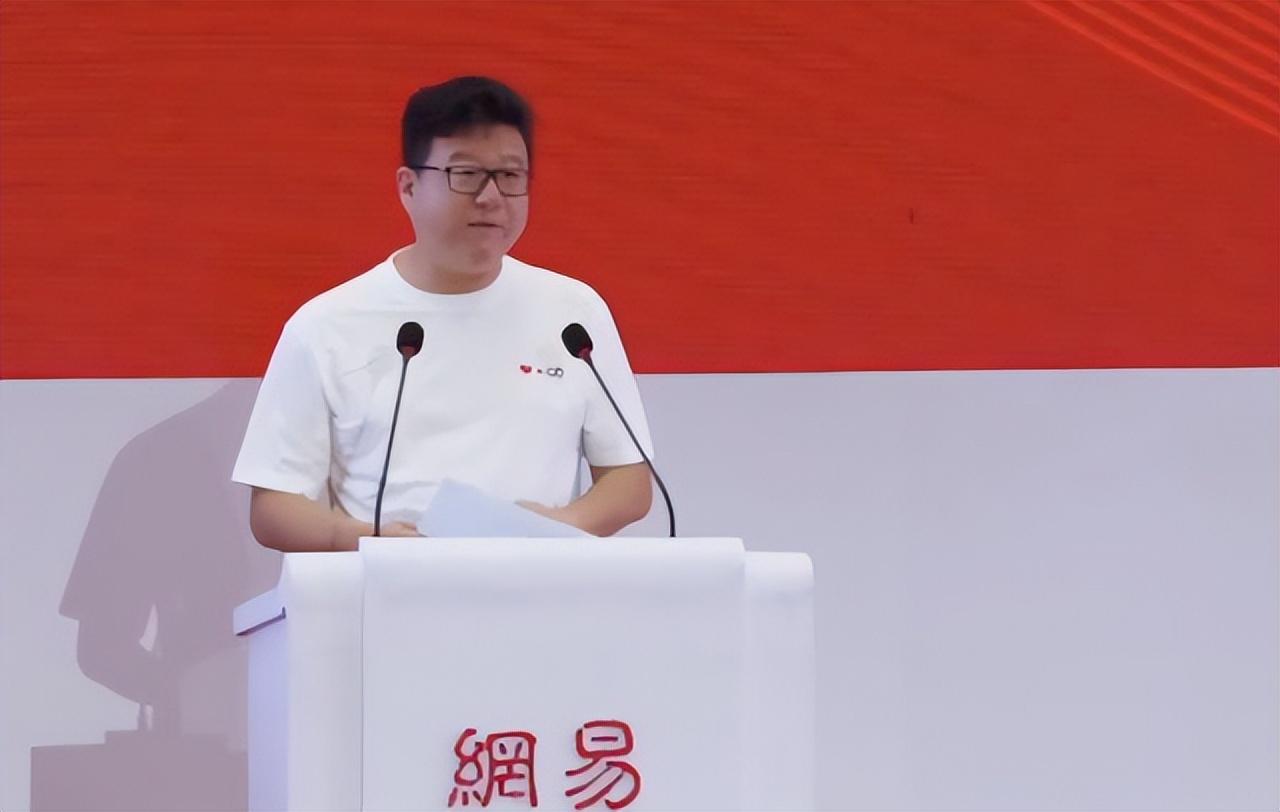 (马云有多少亿人民币)马云国外罕见现身 开13亿游艇打高尔夫!大佬们的退休生活有多爽?  第27张 (马云有多少亿人民币)马云国外罕见现身 开13亿游艇打高尔夫!大佬们的退休生活有多爽?  第27张