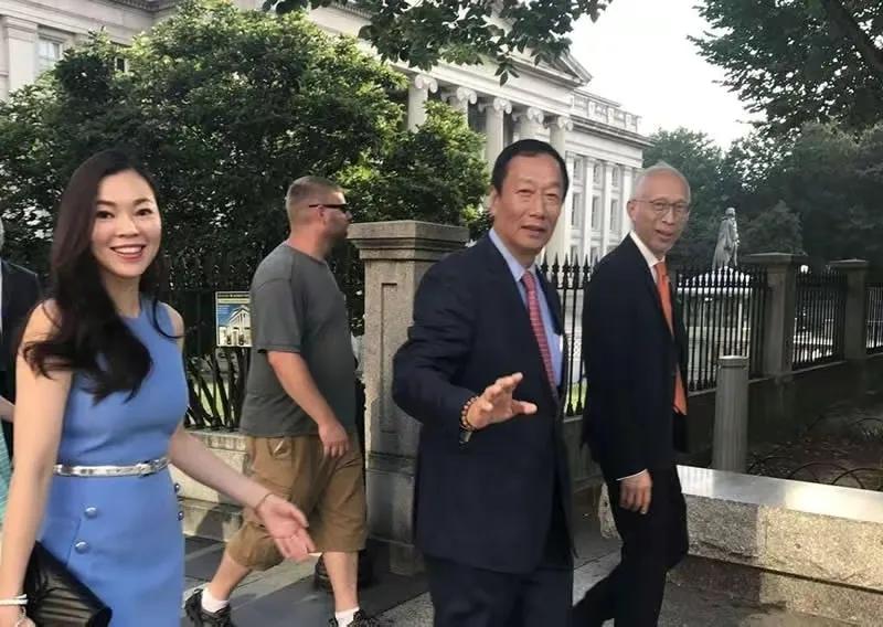 郭台铭身价,郭台铭:原配离世直呼上帝不公,却转身娶了比儿子大两岁的小娇妻 第10张 郭台铭身价,郭台铭:原配离世直呼上帝不公,却转身娶了比儿子大两岁的小娇妻 第10张