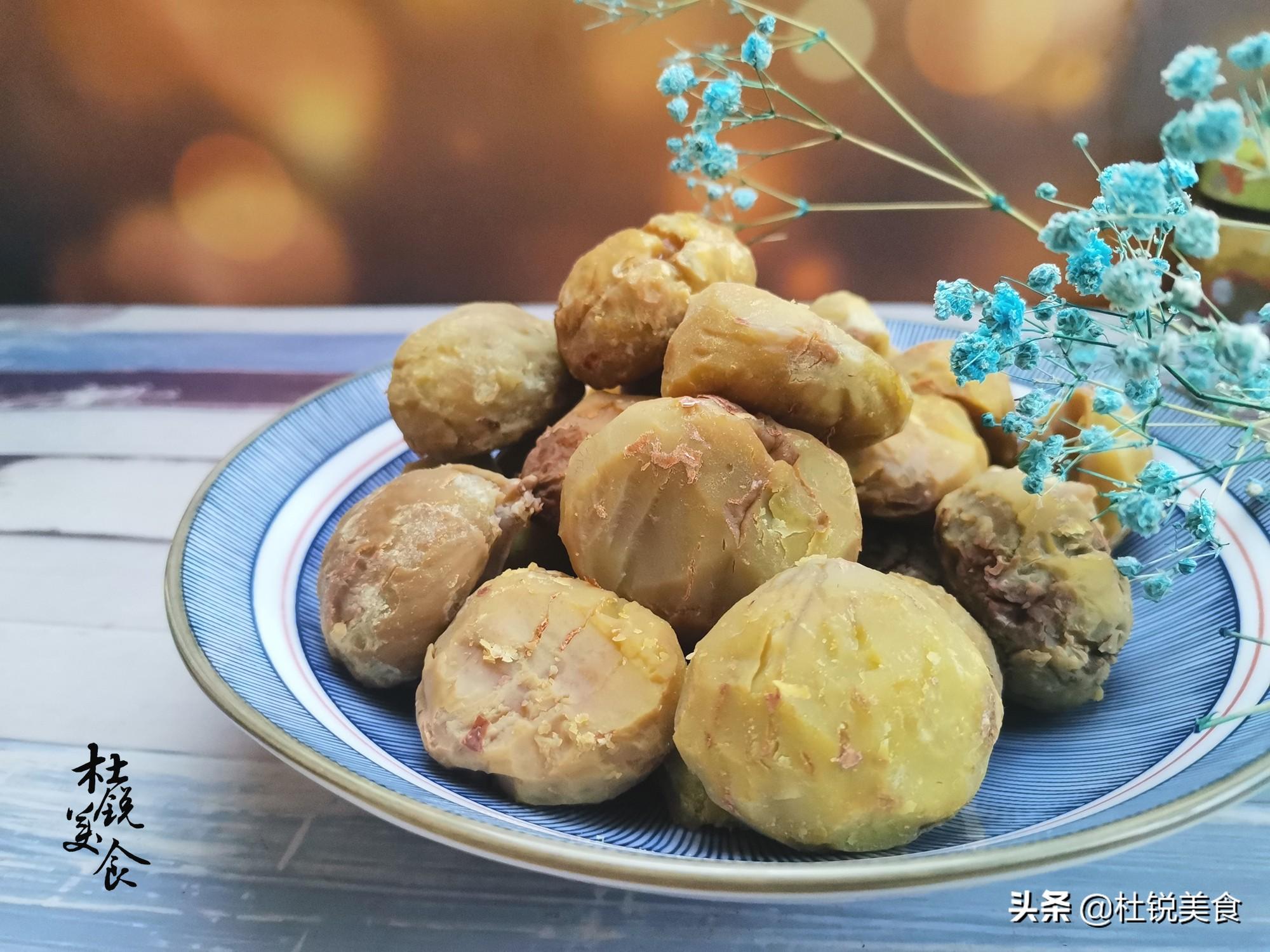 (栗子去皮最简单的方法)分享7种巧剥栗子皮妙招，简单实用，剥出的栗子粒粒完整  第2张
