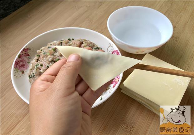 (抄手的包法)1分钟,教你四川抄手的正确包法,好看还煮不破,步骤讲解更详细 第3张 (抄手的包法)1分钟,教你四川抄手的正确包法,好看还煮不破,步骤讲解更详细 第3张