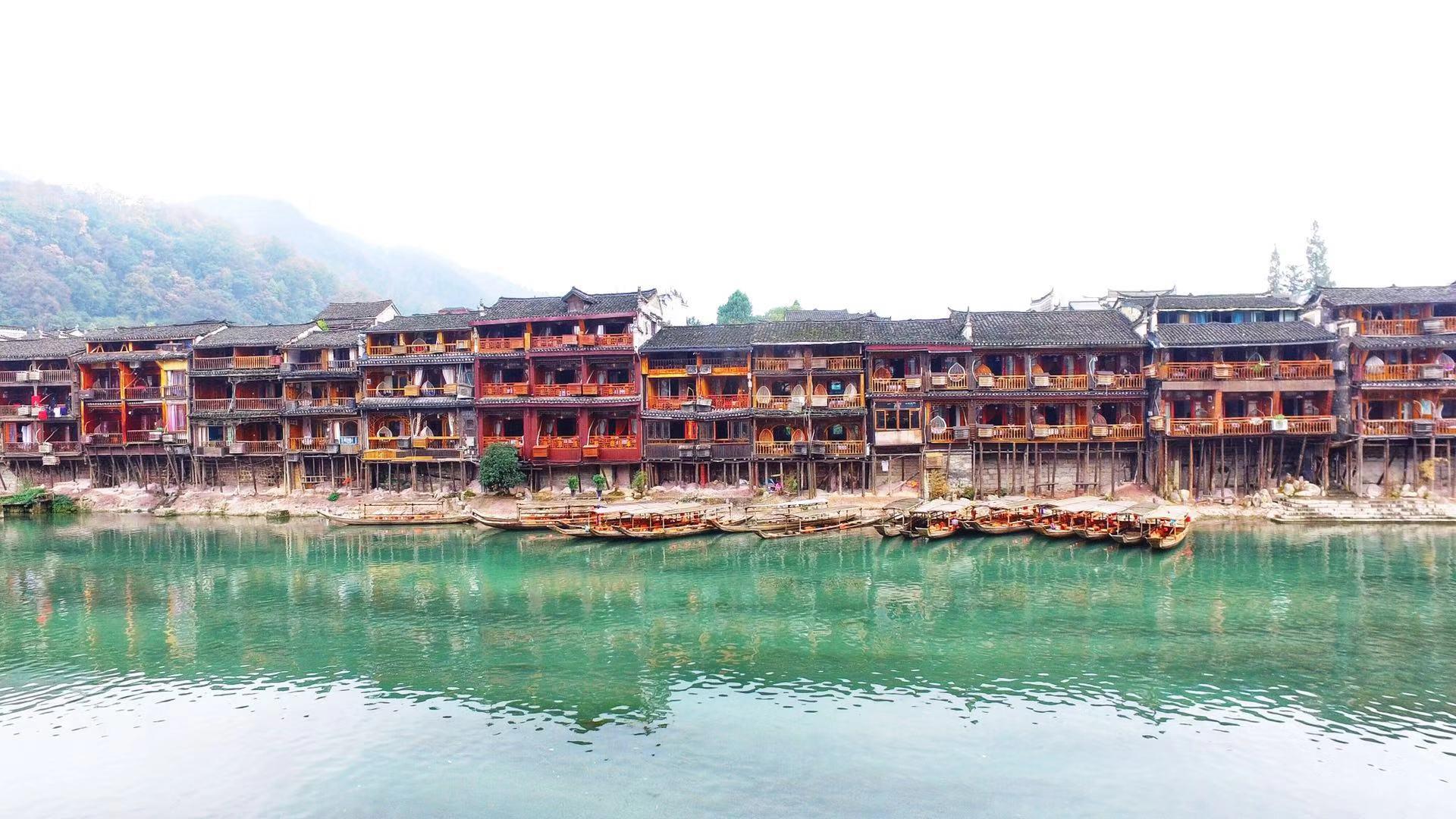 (凤凰古城在哪里)湖南凤凰古城,为什么现在越来越多的人不想去这里?  第4张 (凤凰古城在哪里)湖南凤凰古城,为什么现在越来越多的人不想去这里?  第4张