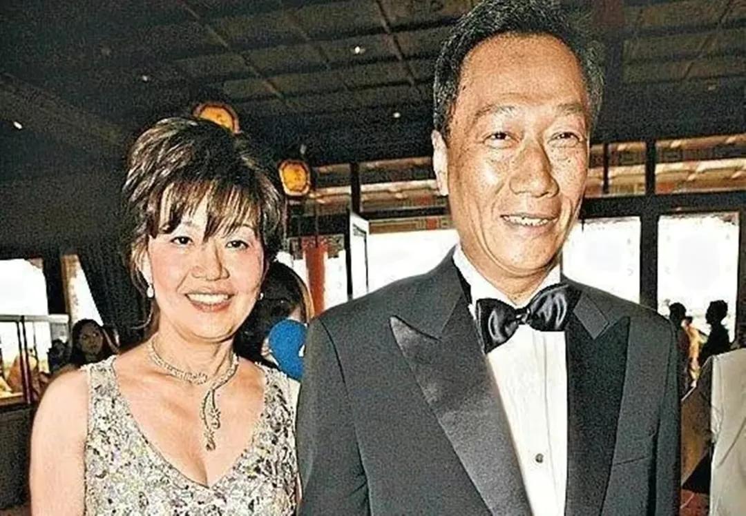 郭台铭身价,郭台铭:原配离世直呼上帝不公,却转身娶了比儿子大两岁的小娇妻 第11张 郭台铭身价,郭台铭:原配离世直呼上帝不公,却转身娶了比儿子大两岁的小娇妻 第11张