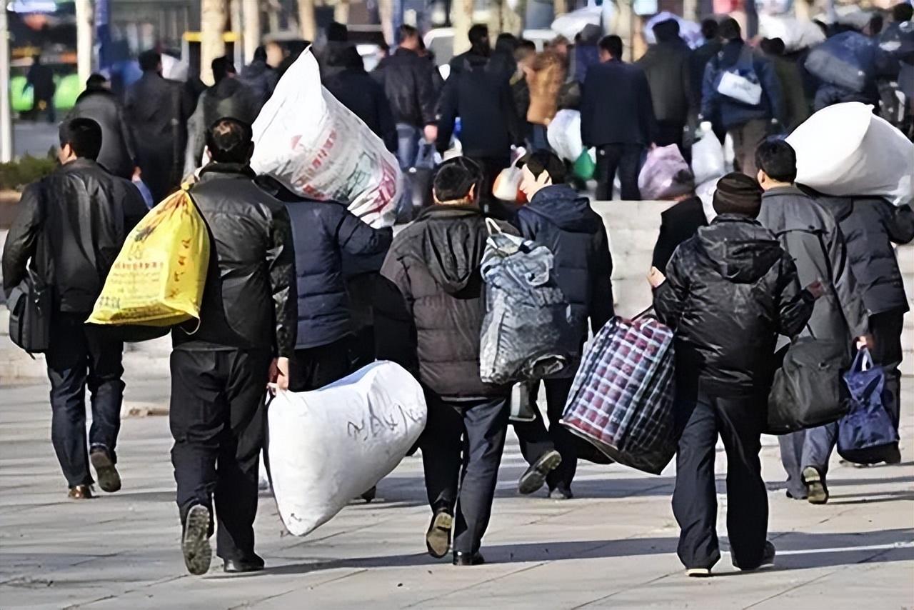 (中国面临全民失业潮)新一轮“失业潮”来袭?几大行业或面临困境,农民工提前做好准备  第2张 (中国面临全民失业潮)新一轮“失业潮”来袭?几大行业或面临困境,农民工提前做好准备  第2张