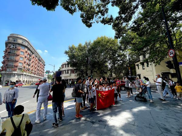 (邮局几点开门)上海这家邮局厉害了!卖咖啡和冰激凌，推窗就是魔都最火“打卡点”  第3张