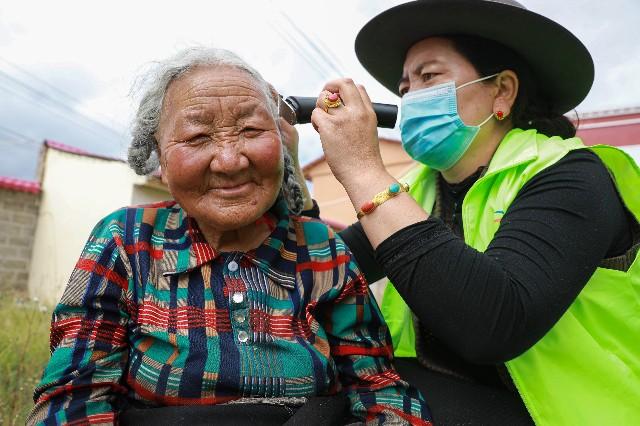 (人口老龄化)第二次婴儿潮人口明年进入老年，中国老龄化再迎“冲击波”  第1张