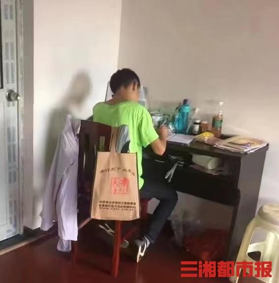 (折分是什么意思)心有光芒 逆风飞翔|高考606分，在包装厂“折盒子”的常德伢子有个军人梦  第2张