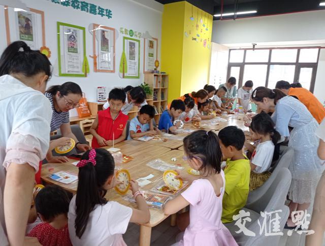 (双减政策指什么)首页看点|“双减”政策落地一年暑期观察，校内外都有什么变化?  第4张