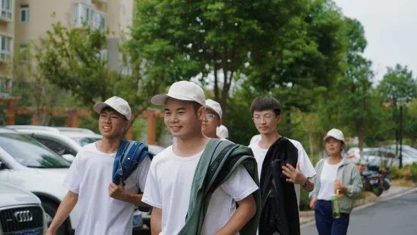 (湖北高校就业网络联盟)小伙高校毕业4年后读专科,网友热议!本人这样说…… 第3张 (湖北高校就业网络联盟)小伙高校毕业4年后读专科,网友热议!本人这样说…… 第3张