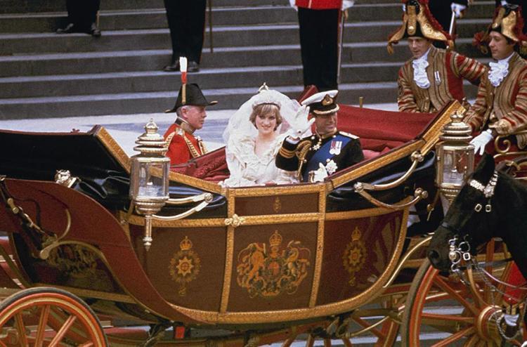 (英国王结婚蛋糕将拍卖 已存放41年)查尔斯和戴安娜的结婚蛋糕将拍卖,已存放41年 第6张 (英国王结婚蛋糕将拍卖 已存放41年)查尔斯和戴安娜的结婚蛋糕将拍卖,已存放41年 第6张