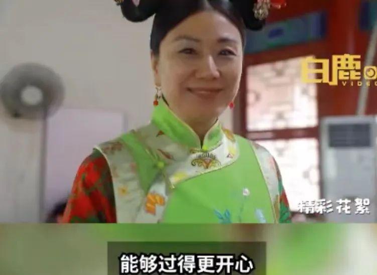 (16位上海退休阿姨包剧组翻拍甄嬛传)16位上海退休阿姨赴横店包剧组翻拍《甄嬛传》，点播量超百万!网友:这么快就演完了，演得不错  第4张