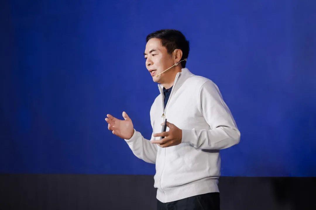 (微信老板是谁)“微信之父”张小龙:年薪3亿,上班睡觉随他,老板只求别跳槽 第11张 (微信老板是谁)“微信之父”张小龙:年薪3亿,上班睡觉随他,老板只求别跳槽 第11张