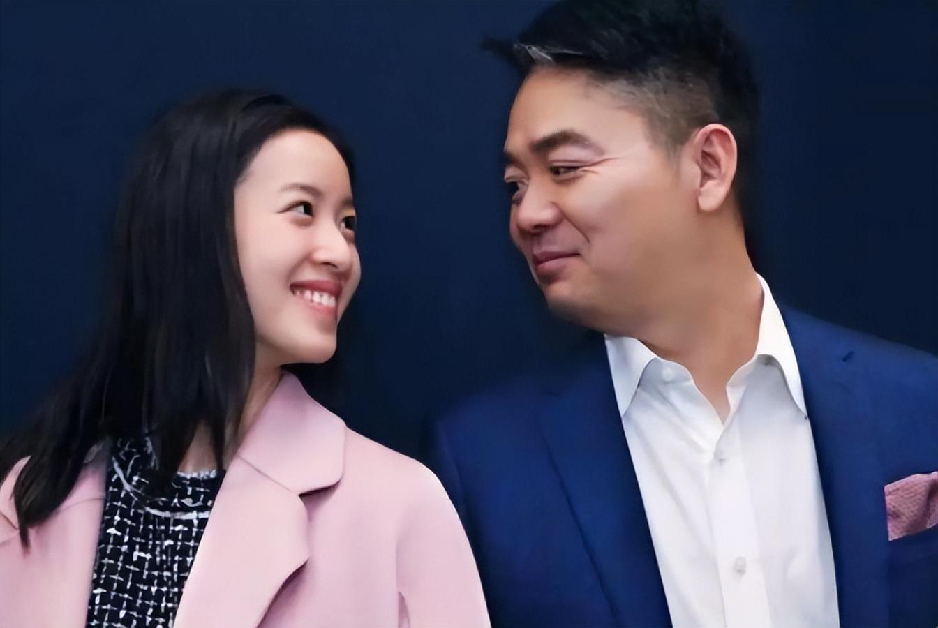 (刘强东资产)刘强东案4年后，章泽天成他高不可攀的人，28岁坐拥1880亿资产  第10张