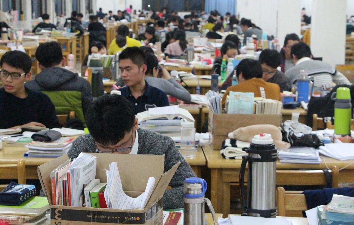 (华中师范大学就业信息网)就业率仅为56%,华中师范大学,究竟打了谁的脸? 第3张 (华中师范大学就业信息网)就业率仅为56%,华中师范大学,究竟打了谁的脸? 第3张