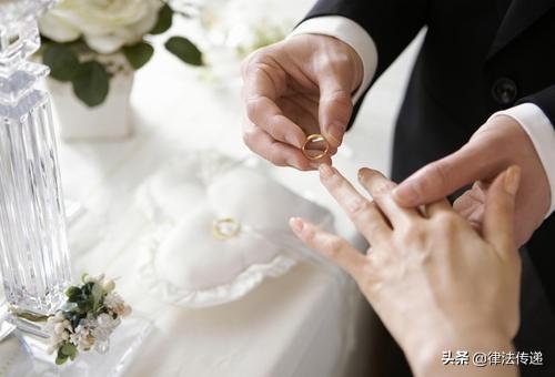 (妇联通报女子被丈夫抱走刚出生孩子)妇联通报女子被丈夫抱走刚出生孩子，用孩子做威胁退彩礼怎么回事  第2张