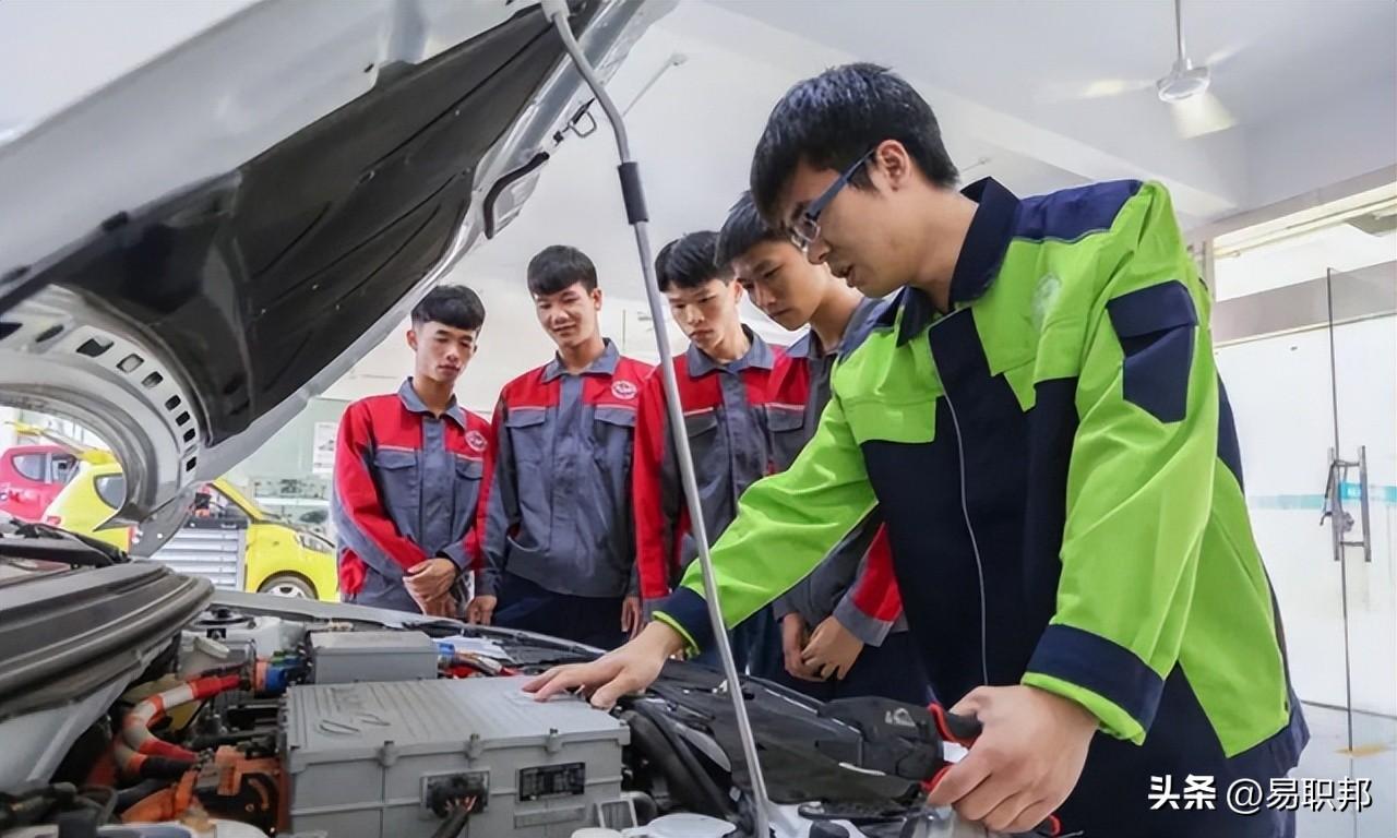 (什么专业就业前景好)这几个“工科”专业,就业前景好,年薪超80万,学生需提前了解 第3张 (什么专业就业前景好)这几个“工科”专业,就业前景好,年薪超80万,学生需提前了解 第3张