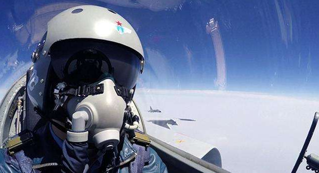 (飞行员 工资)战机飞行员贵为天之骄子，每月工资能拿多少?难怪几万人抢着当  第3张