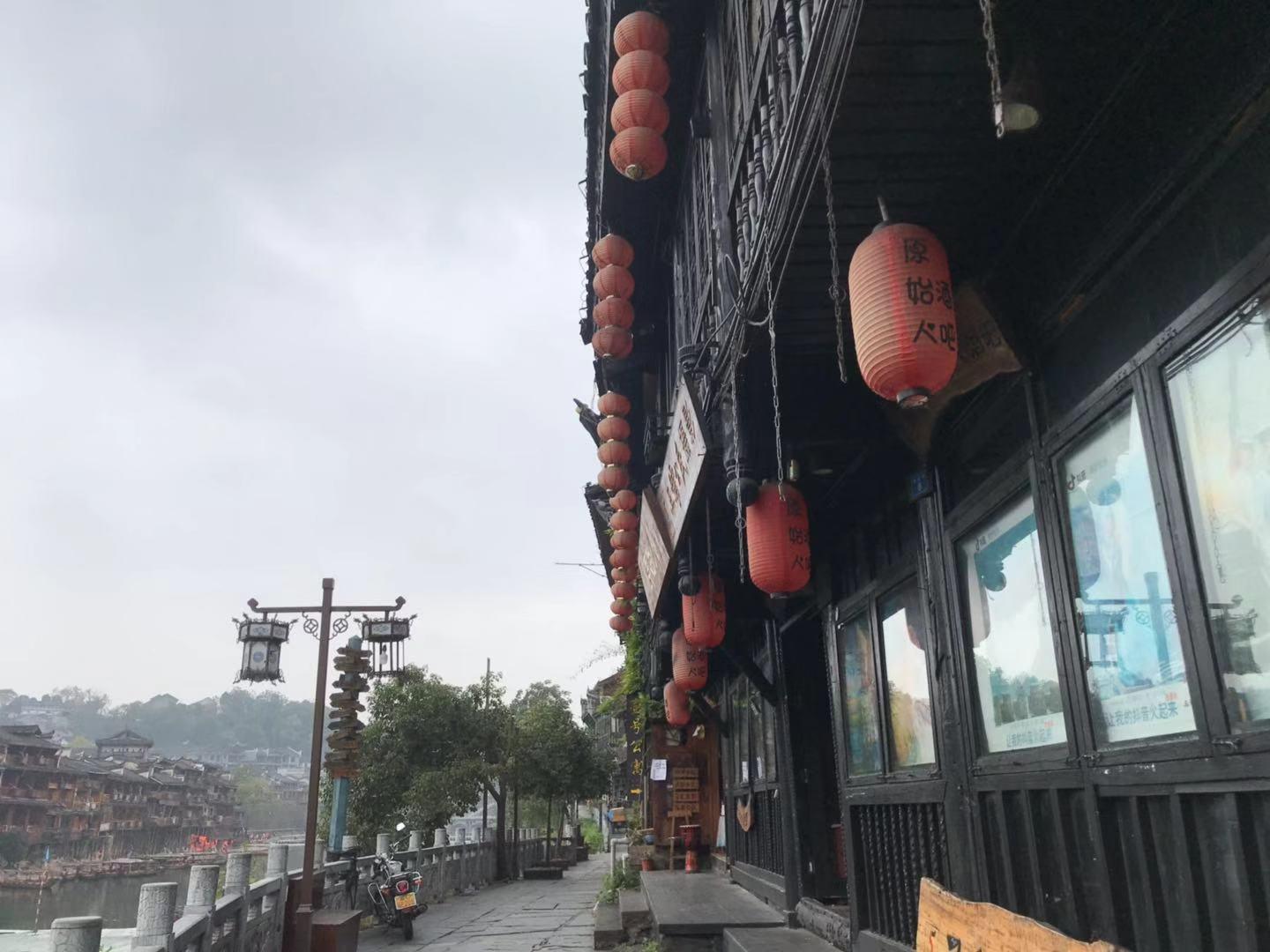 (凤凰古城在哪里)湖南凤凰古城,为什么现在越来越多的人不想去这里?  第6张 (凤凰古城在哪里)湖南凤凰古城,为什么现在越来越多的人不想去这里?  第6张