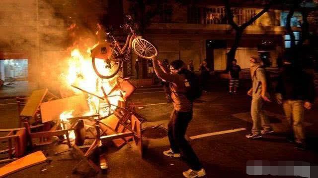 (巴西人口)国土庞大、人口众多、位置优越的巴西,为何没有成为超级大国? 第4张 (巴西人口)国土庞大、人口众多、位置优越的巴西,为何没有成为超级大国? 第4张