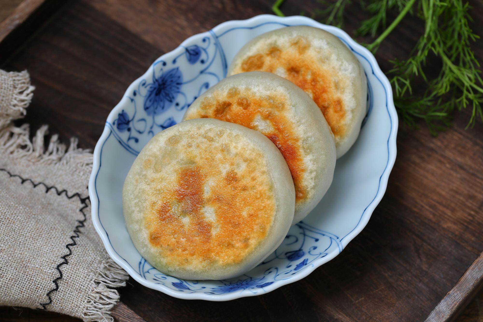 (馅饼的做法怎么和面)做馅饼到底该用什么水和面?家传几十年的手艺，皮薄馅大倍儿鲜美  第2张