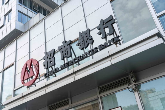 “零售之王”招商银行2021年日赚3.3亿元，金葵花客户增长18.4%(招商金葵花)  第1张