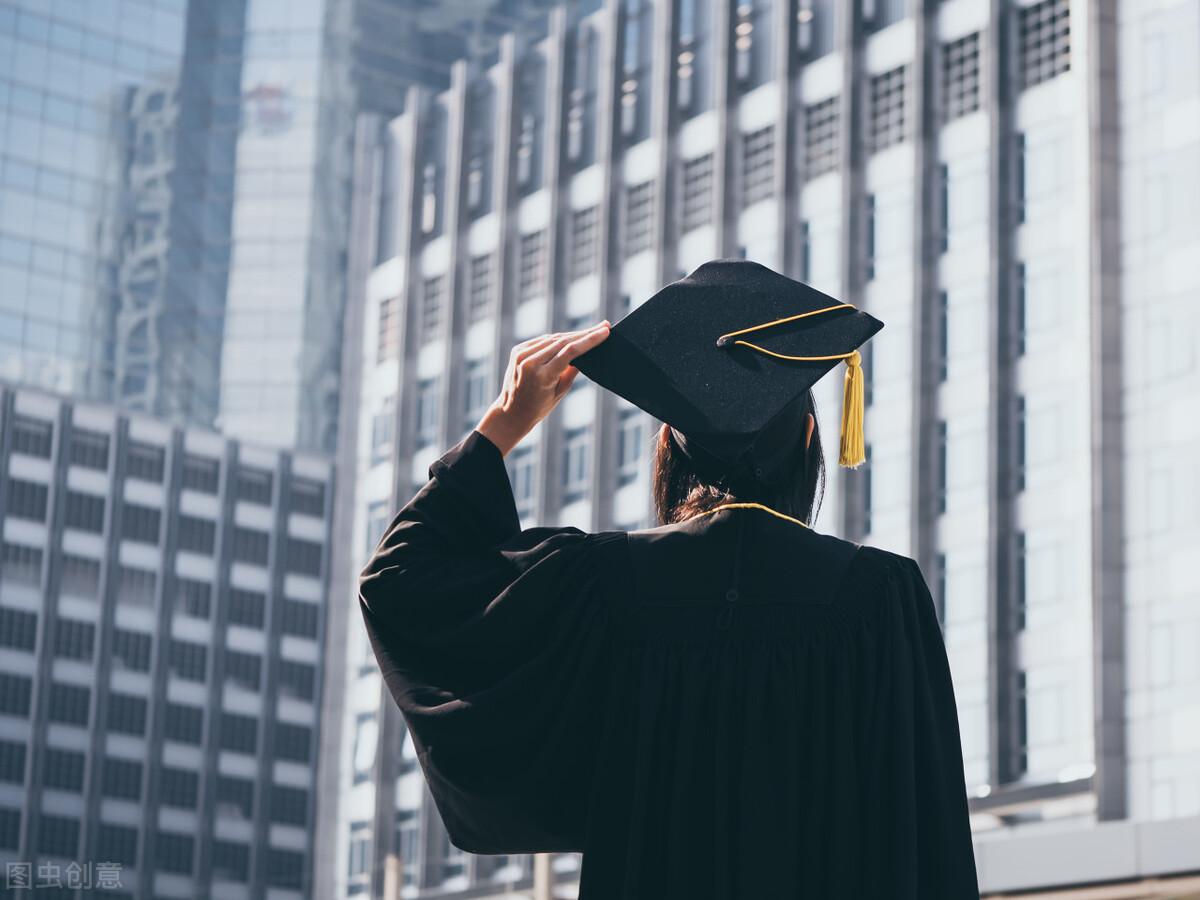 (就业推荐表自我鉴定)毕业生自我鉴定300字范文  第1张 (就业推荐表自我鉴定)毕业生自我鉴定300字范文  第1张