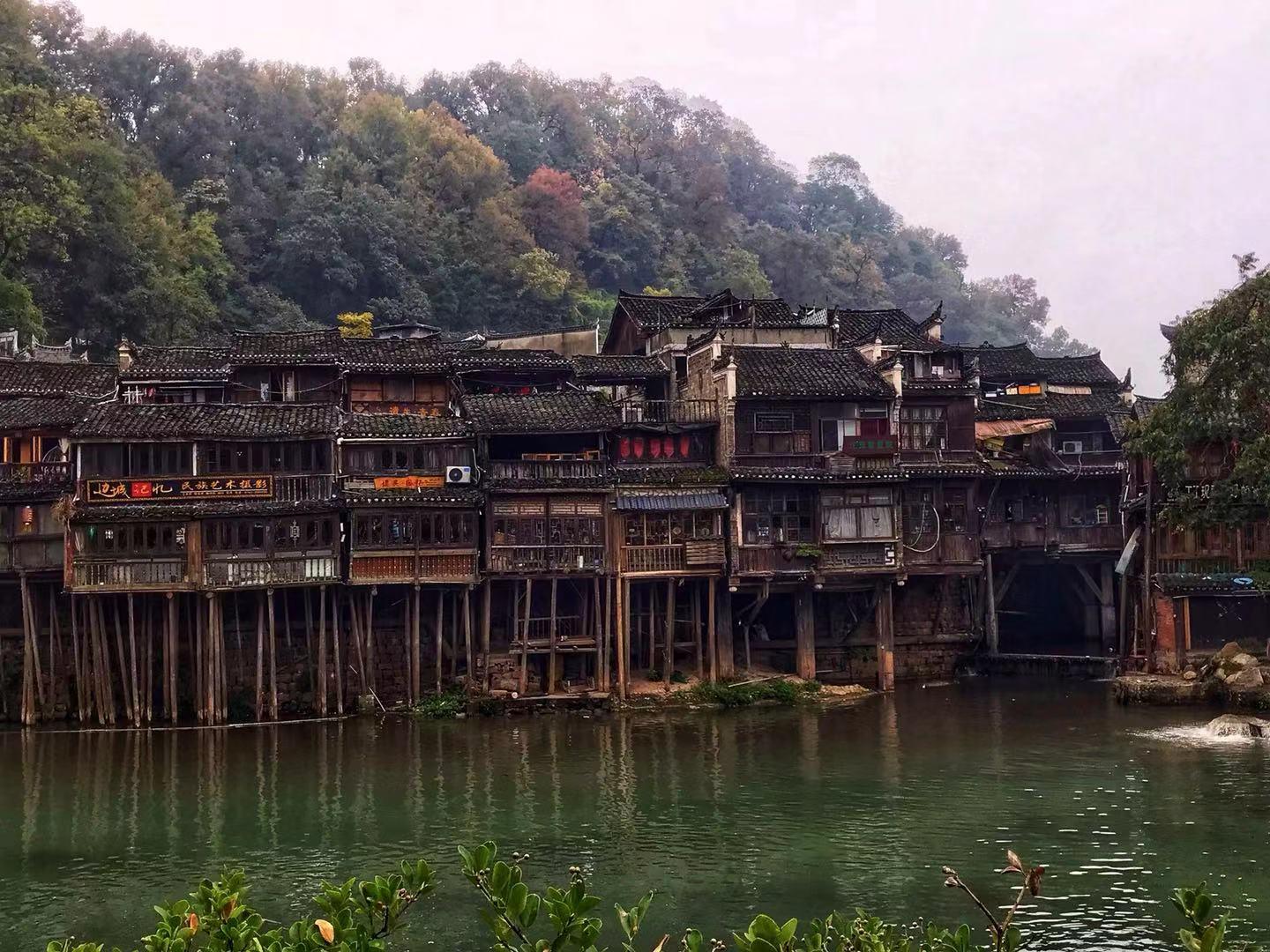 (凤凰古城在哪里)湖南凤凰古城,为什么现在越来越多的人不想去这里?  第2张 (凤凰古城在哪里)湖南凤凰古城,为什么现在越来越多的人不想去这里?  第2张