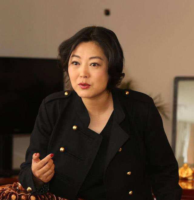 王茜华身价，“农村一姐”王茜华:风光背后有心酸，二婚嫁导演苦尽甘来  第19张
