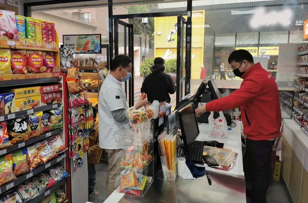 (18岁能贷款多少)从打工仔逆袭成店老板:18岁出来赚钱，贷款五万创业  第6张